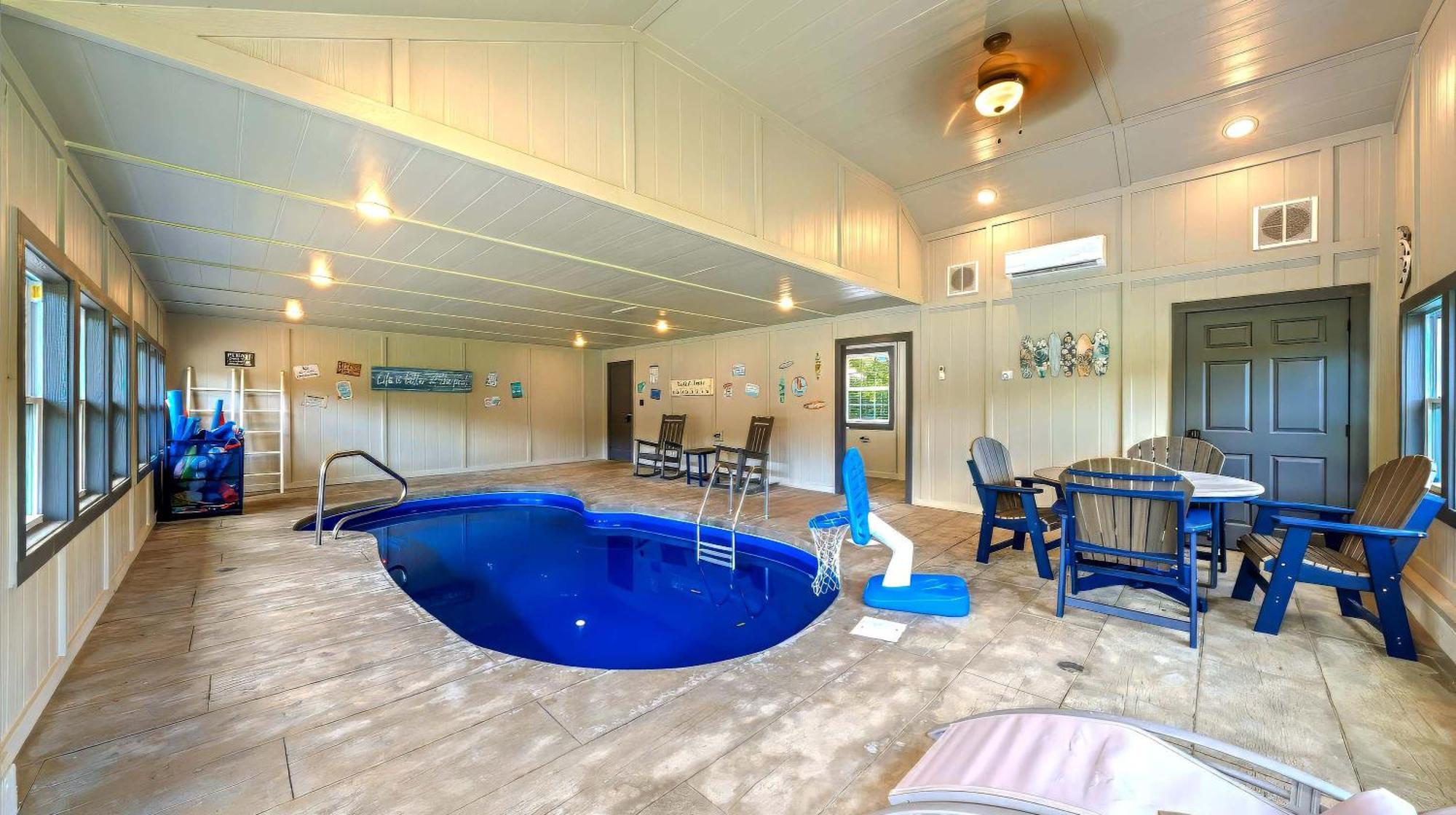 Poolside At Autumn Woods - Pool, Theater, Fireplace, Firepit, Arcade セバービル エクステリア 写真