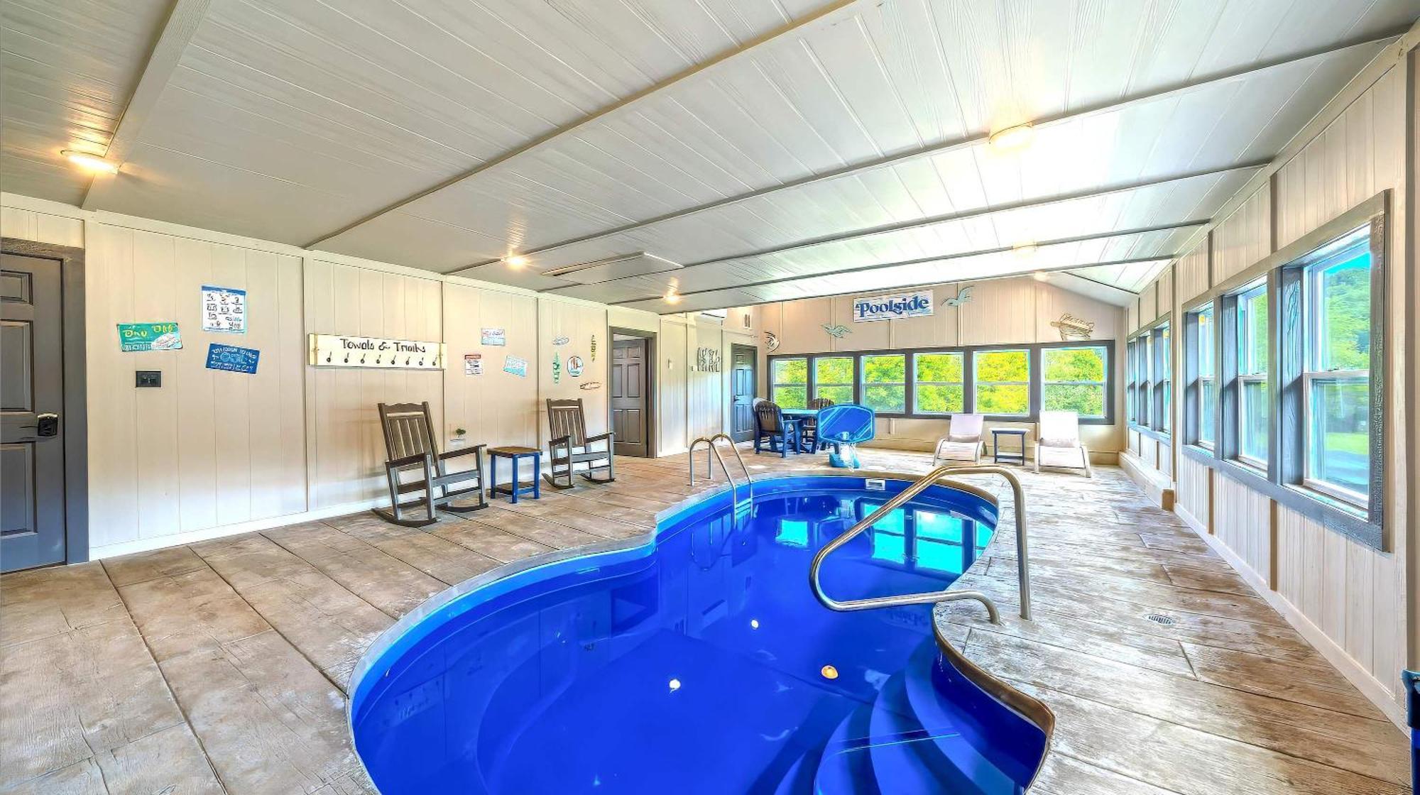 Poolside At Autumn Woods - Pool, Theater, Fireplace, Firepit, Arcade セバービル エクステリア 写真