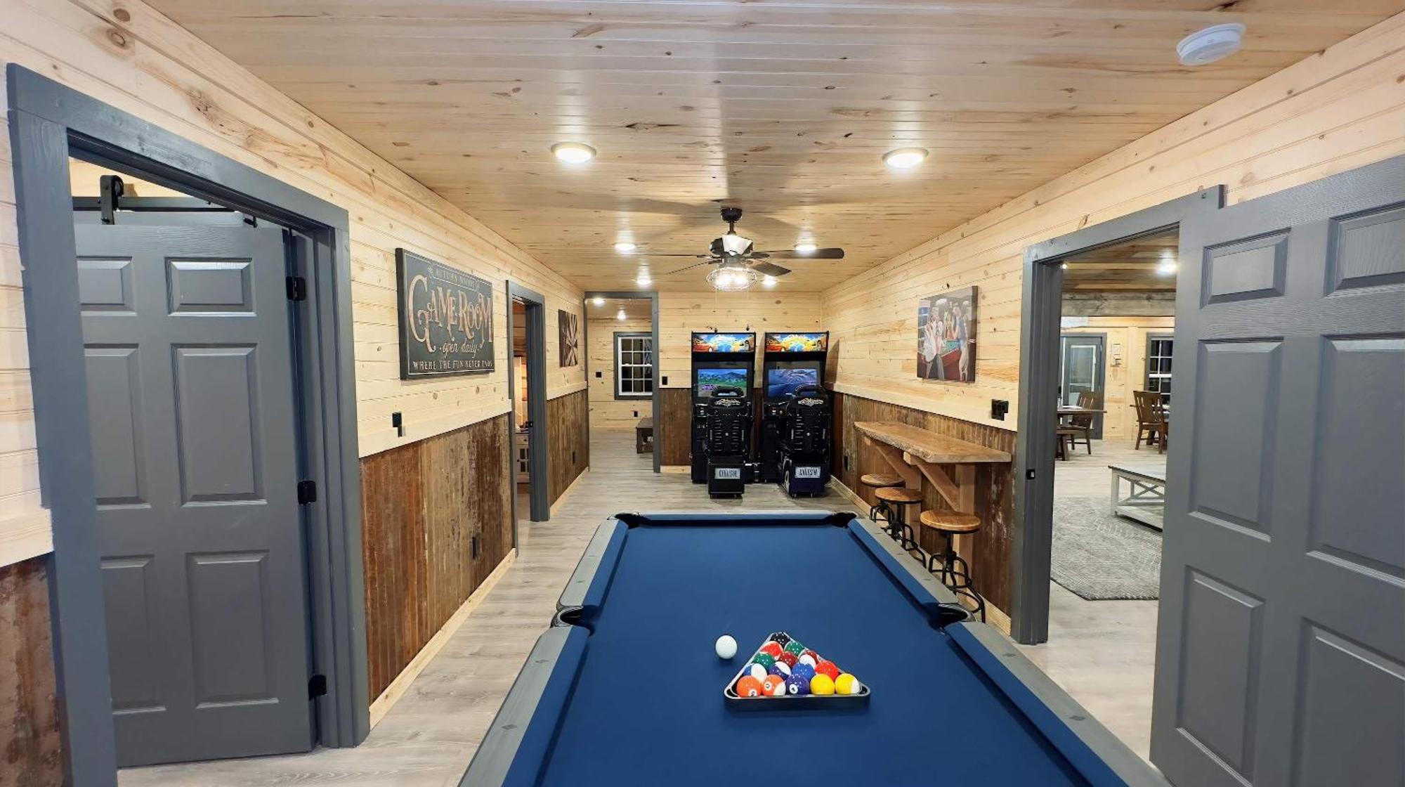 Poolside At Autumn Woods - Pool, Theater, Fireplace, Firepit, Arcade セバービル エクステリア 写真