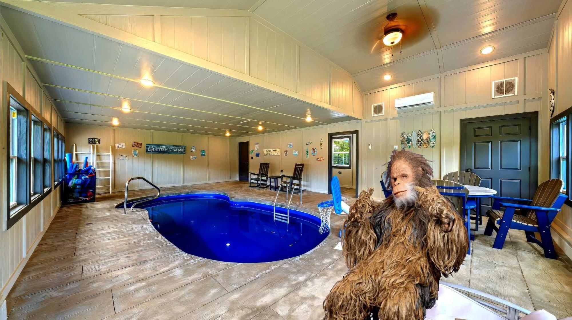 Poolside At Autumn Woods - Pool, Theater, Fireplace, Firepit, Arcade セバービル エクステリア 写真
